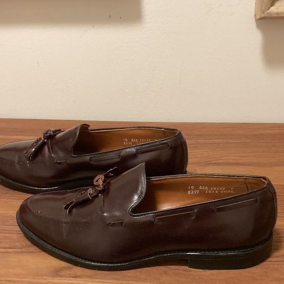 Allen Edmonds Men’s Grayson Tasseled Loafers in Merlot. Size 10 EEE. main image 8